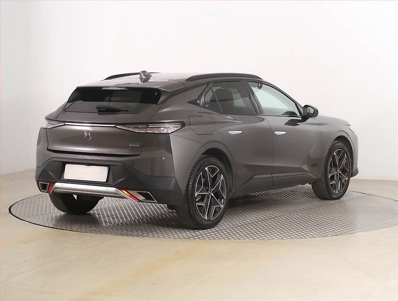 DS Automobiles DS4 (2023) Cross Rivoli 1.2 PureTech - fotka 5 z 22