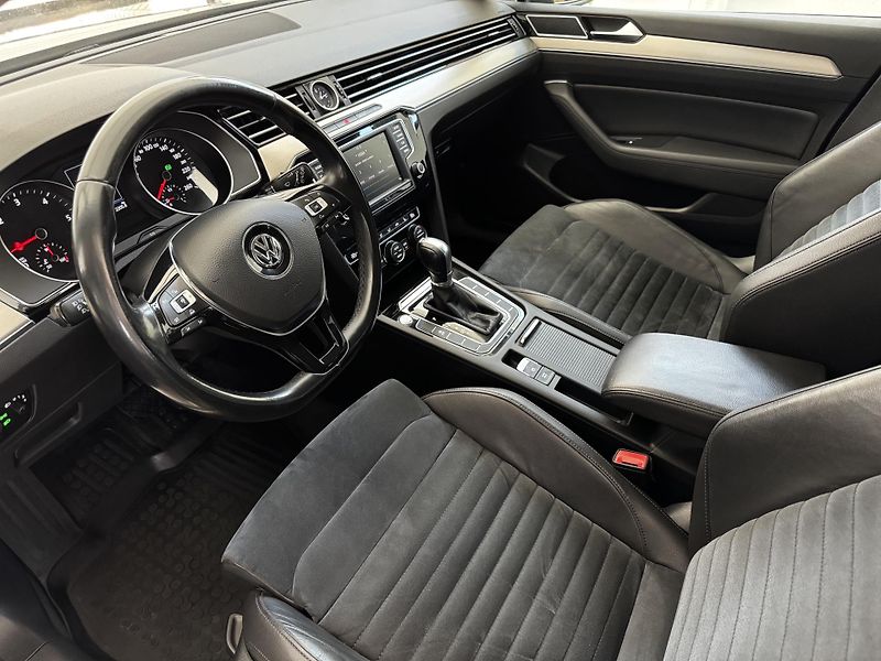 Volkswagen Passat (2017) R-line 2.0 TDI 110 KW DSG - CZ - fotka 9 z 25
