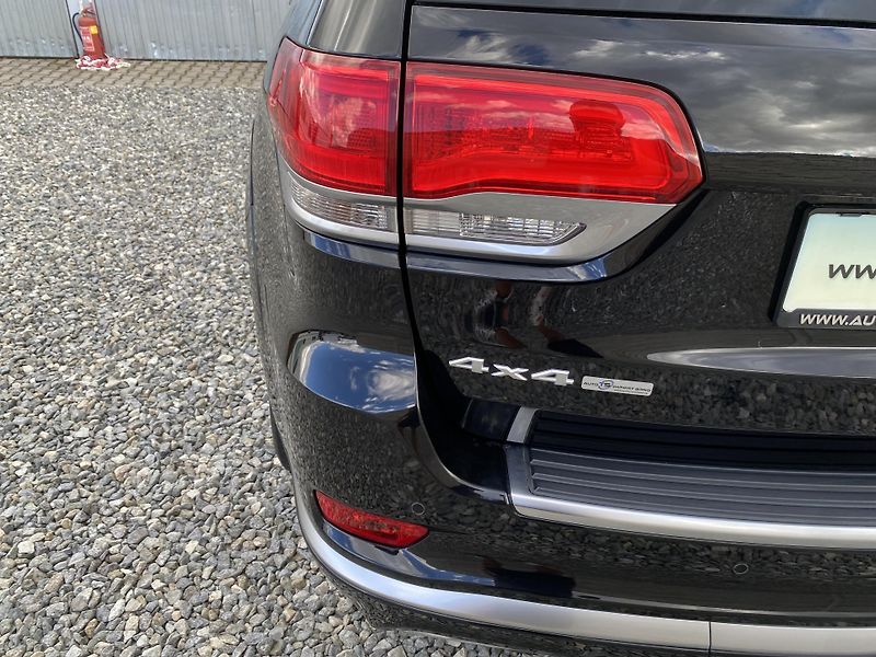 Jeep Grand Cherokee 3.0CRDi 4x4 SUMMIT EXTRA FULL! - fotka 40 z 181