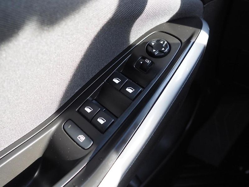Opel Grandland X (2019) 1.5 CDTi - fotka 19 z 25