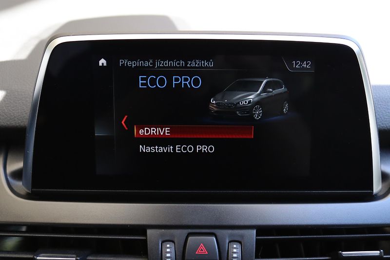 BMW Řada 2 225xe iPERFORMANCE F45 165kW - fotka 37 z 50