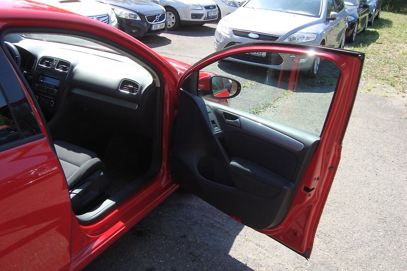 Volkswagen Golf (2011) VI,1.2TSi,ČR,Serv.Kn,114tis.km - fotka 39 z 75