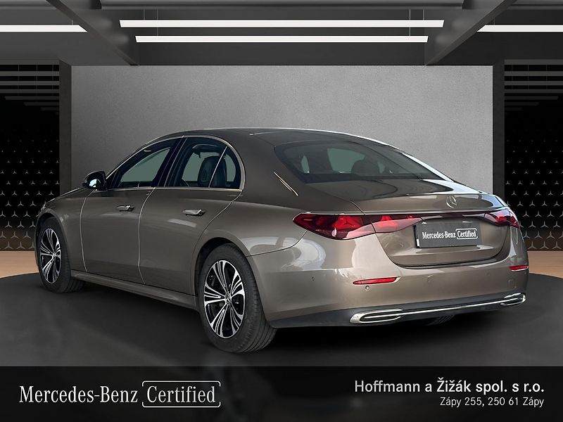 Mercedes-Benz Třídy E E 220d 4MATIC - fotka 3 z 20