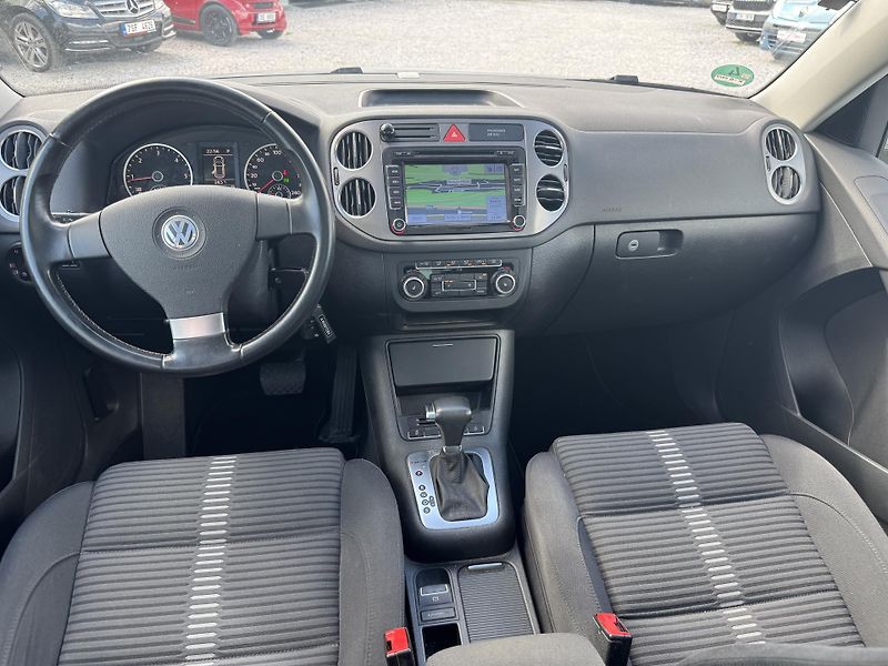 Volkswagen Tiguan 2.0TDi,SPORT,4x4,AUTOMAT - fotka 24 z 47