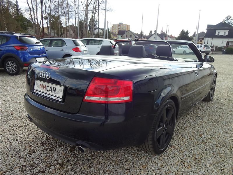 Audi A4 1,8 T CABRIO !AKČNÍ CENA! - fotka 18 z 51