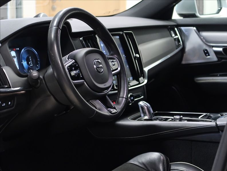 Volvo S90 2,0 T8 TWINENGINE AWD R-DESIGN - fotka 9 z 52
