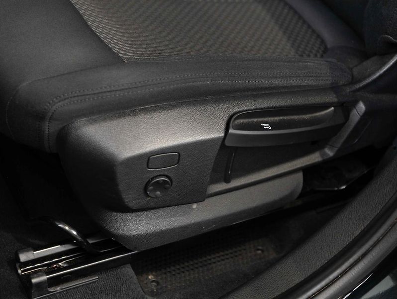 BMW X1 sDrive18i - fotka 20 z 22