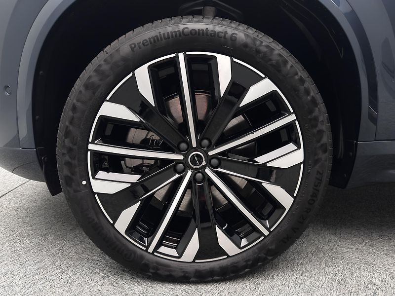 Volvo XC90 (2026) T8 AWD Plug-in BRIGHT PLUS 7m - fotka 23 z 25