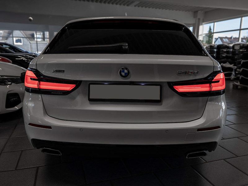 BMW Řada 5 540d xDrive HuD Pano Paměť 4zo - fotka 3 z 12