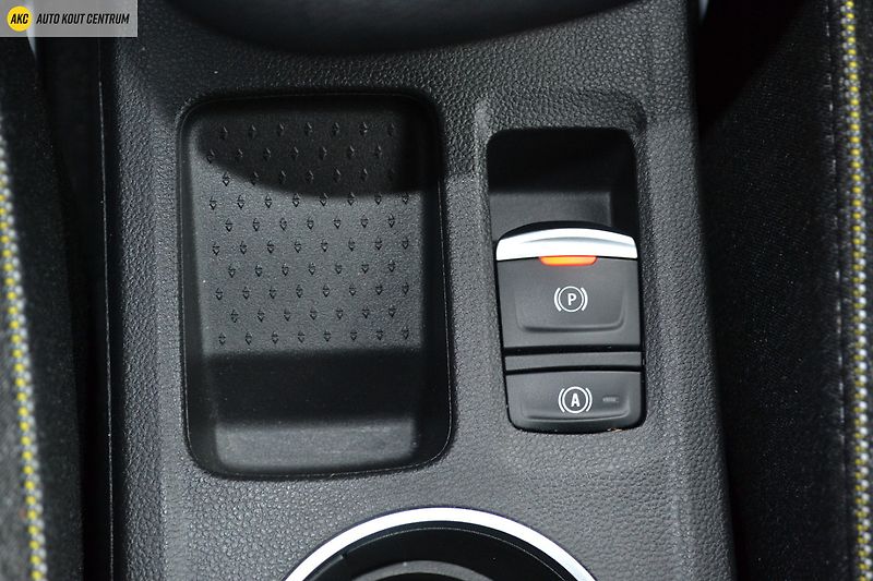 Renault Captur techno mild hybrid 160 EDC - fotka 17 z 49