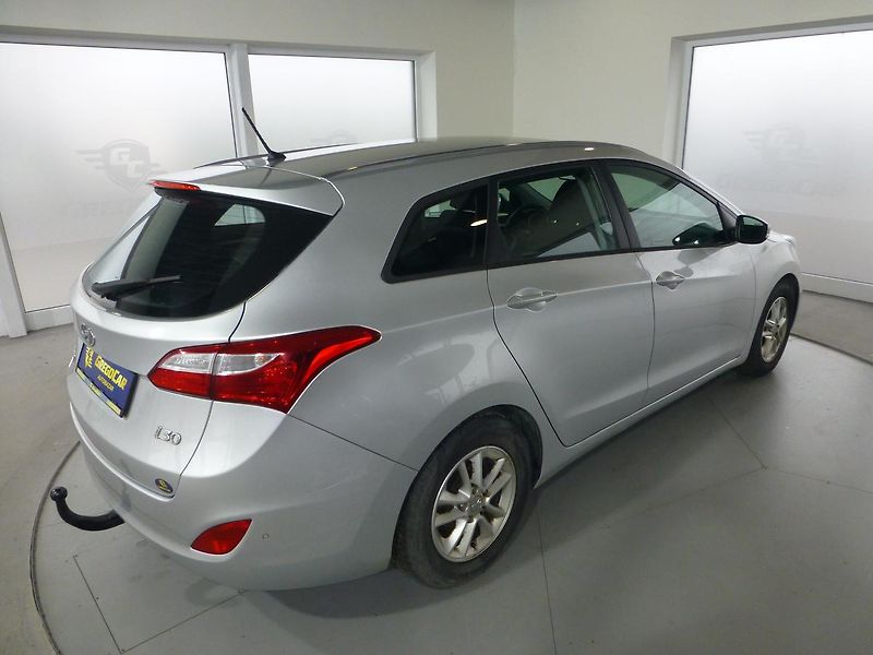 Hyundai i30 (2013) 1,6CRDI*ALU**VYHŘ.SED***KAMERA - fotka 5 z 25