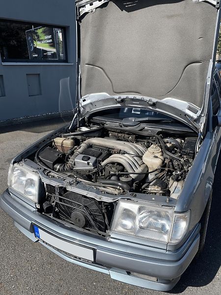 Mercedes-Benz 124 TOURING 300 DIESEL 136 PS - fotka 18 z 19