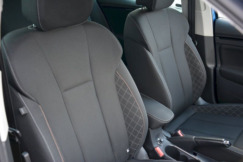Škoda Kamiq (2021) 1.5 TSI 110 KW Ambition Extra - fotka 12 z 24
