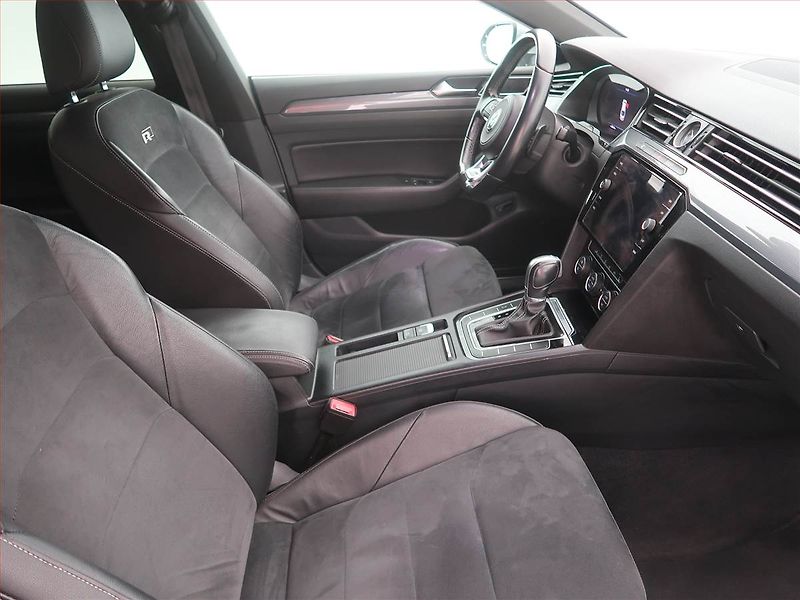 Volkswagen Arteon (2018) R-line 2.0 TSI - fotka 9 z 18