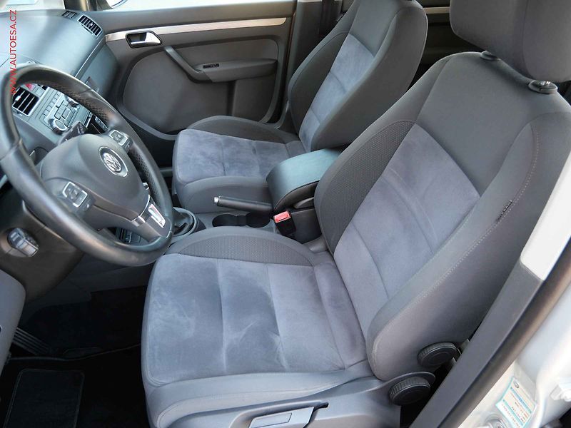 Volkswagen Touran (2010) 1.4TSi, 2.maj,ČR, AC, xenon - fotka 9 z 21