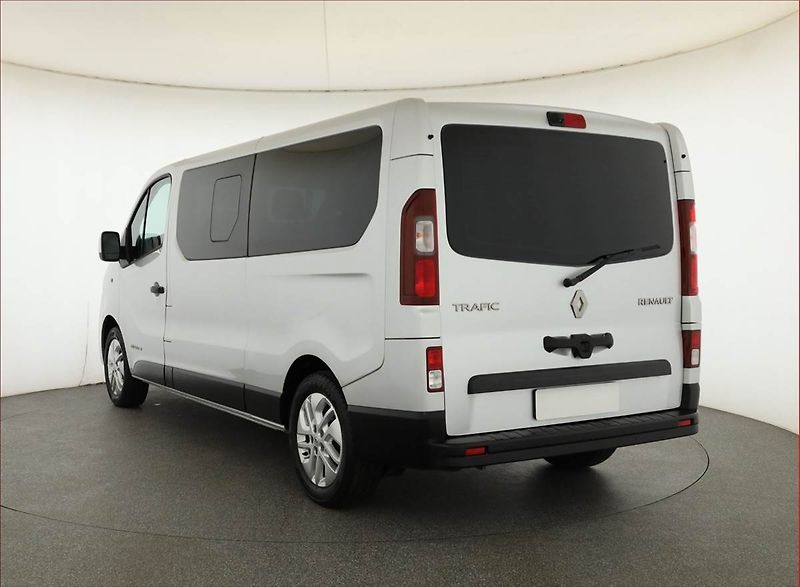 Renault Trafic (2017) 1.6 dCi, Bus, 8Míst, ČR, DPH - fotka 4 z 16
