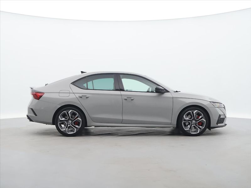 Škoda Octavia 2,0 TSI RS 180kW DSG CZ 1.Maj - fotka 8 z 30