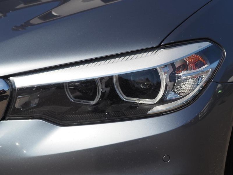 BMW Řada 5 (2018) 520d xDrive, HeadUp, Key - fotka 7 z 41
