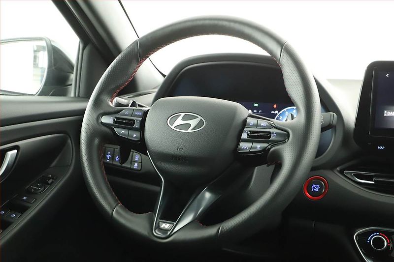 Hyundai i30 (2025) 1.0 T-GDI, N-LINE, AUTOMAT - fotka 8 z 16