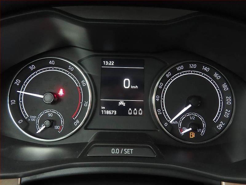 Škoda Scala (2023) 1.0 TSI, ČR,1.maj, Tempomat - fotka 11 z 16