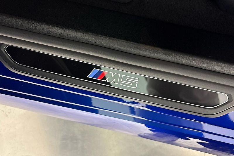 BMW M5 Sedan - fotka 15 z 24
