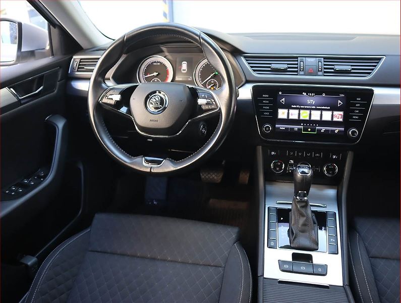 Škoda Superb (2021) Ambition 1.5 TSI, Automat - fotka 7 z 22