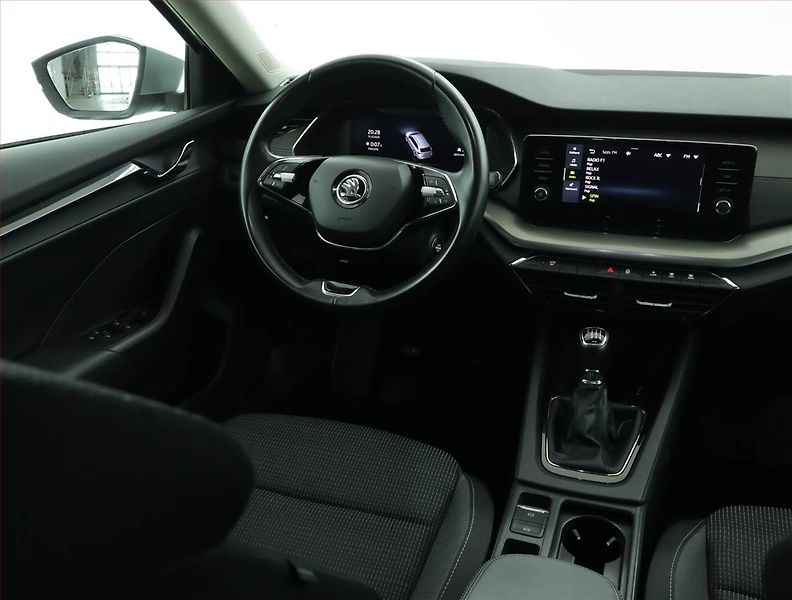 Škoda Octavia (2023) Ambition 2.0 TDI, ČR,1.maj - fotka 7 z 15