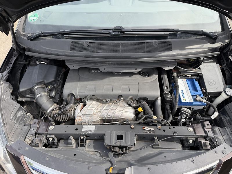 Opel Zafira 2.0 CDTi TOURER 7 MIST - fotka 24 z 24
