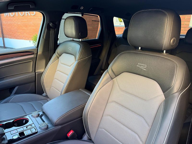 Volkswagen Touareg 30D-R22-NEZ.T-IQ-TAŽ-R LINE - fotka 12 z 30