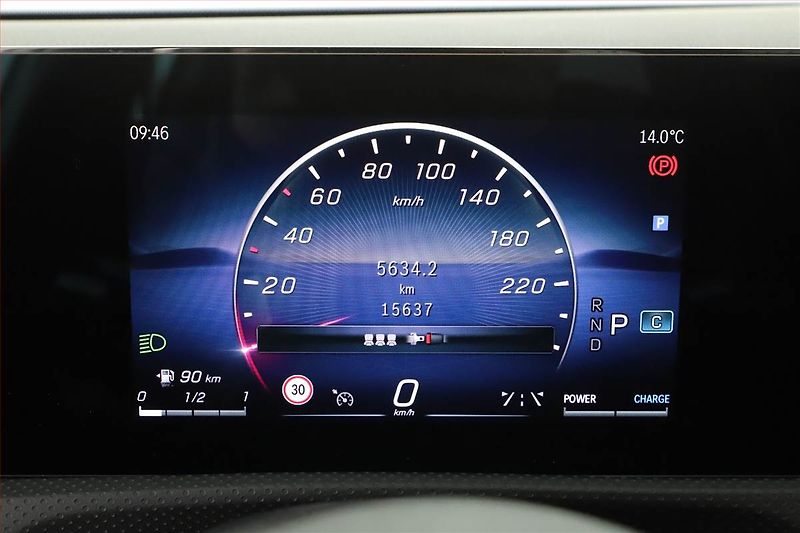 Mercedes-Benz Třídy A (2025) A 200, AMG Line, Navigace - fotka 8 z 23