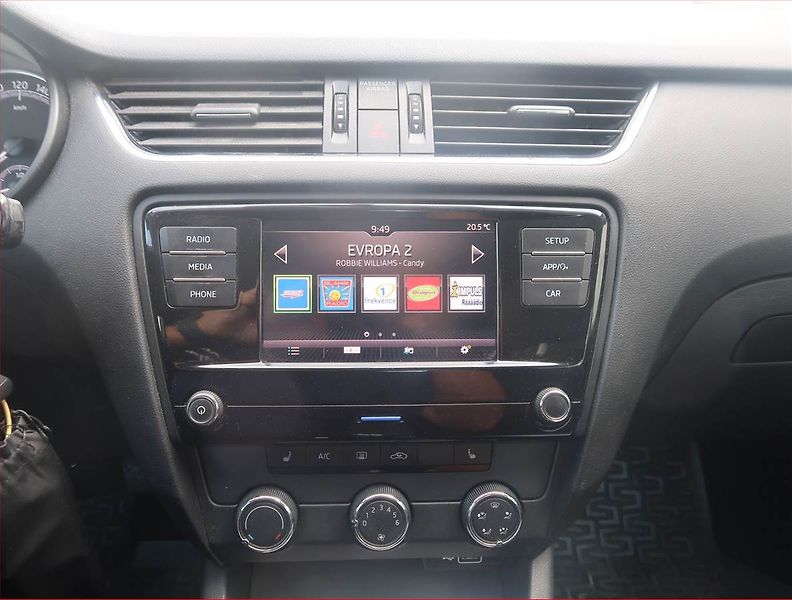 Škoda Octavia (2018) Ambition 1.0 TSI, Tempomat - fotka 12 z 14