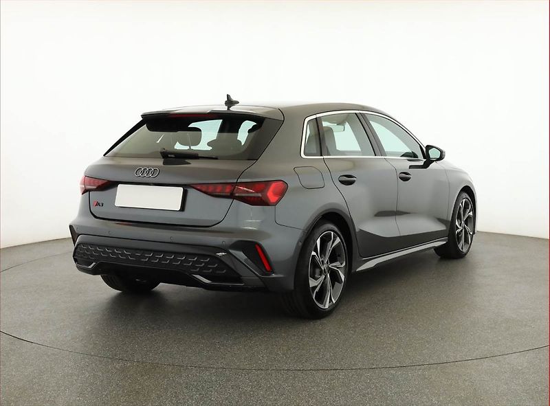 Audi A3 (2024) 35 TFSI - fotka 5 z 21