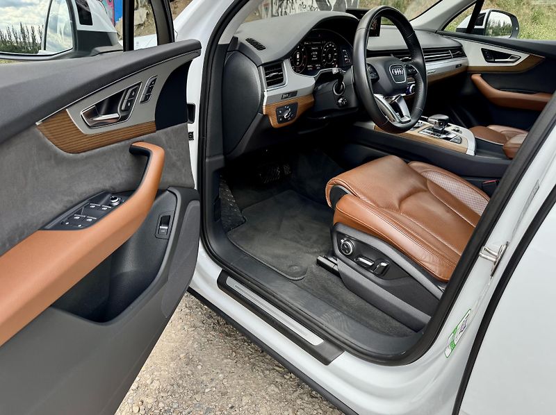 Audi Q7 3.0 TDI HNĚDÁ KŮŽE MAX - fotka 17 z 49