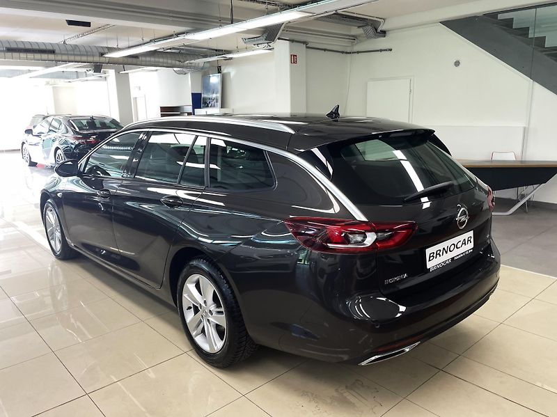 Opel Insignia ST 2,0CDTi 128kW 4X4, ČR - fotka 4 z 30