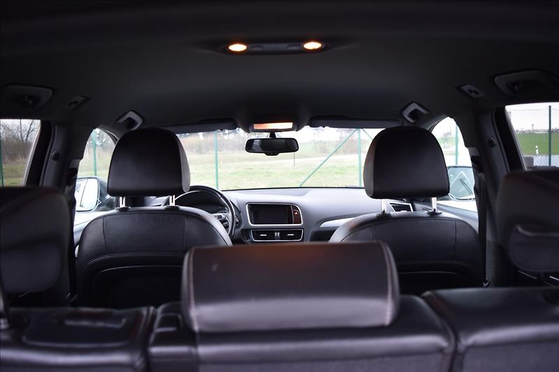 Audi Q5 3,0 V6 180KW S-LINE AUTOMAT - fotka 27 z 57