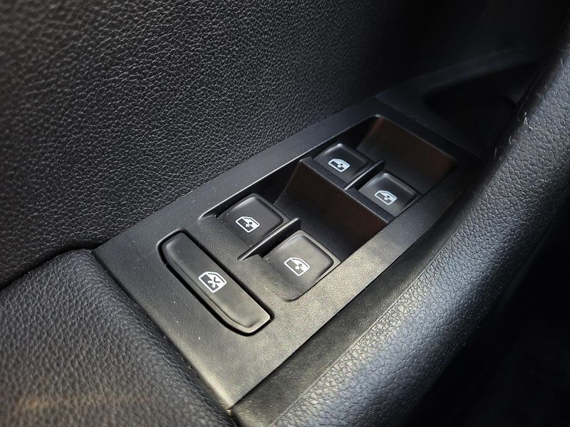 Škoda Octavia 2.0 TDi 110kW AMBITION - fotka 19 z 43