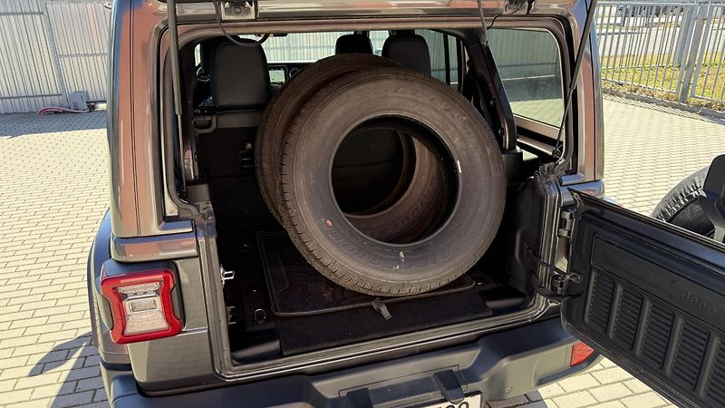 Jeep Wrangler 2.2CRDi*147kW*SAHARA*LIMITED* - fotka 17 z 17