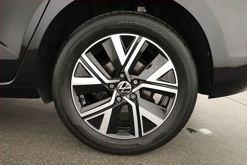Volkswagen Touran (2023) Comfortline 1.5 TSI - fotka 11 z 17