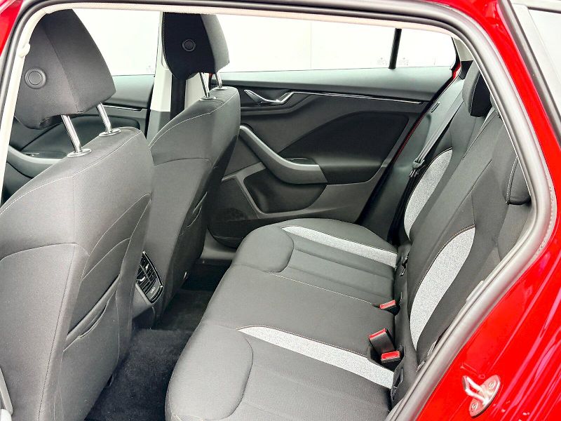 Škoda Scala (2024) 1.0 TSI / 85 kW / SELECTION - fotka 15 z 27