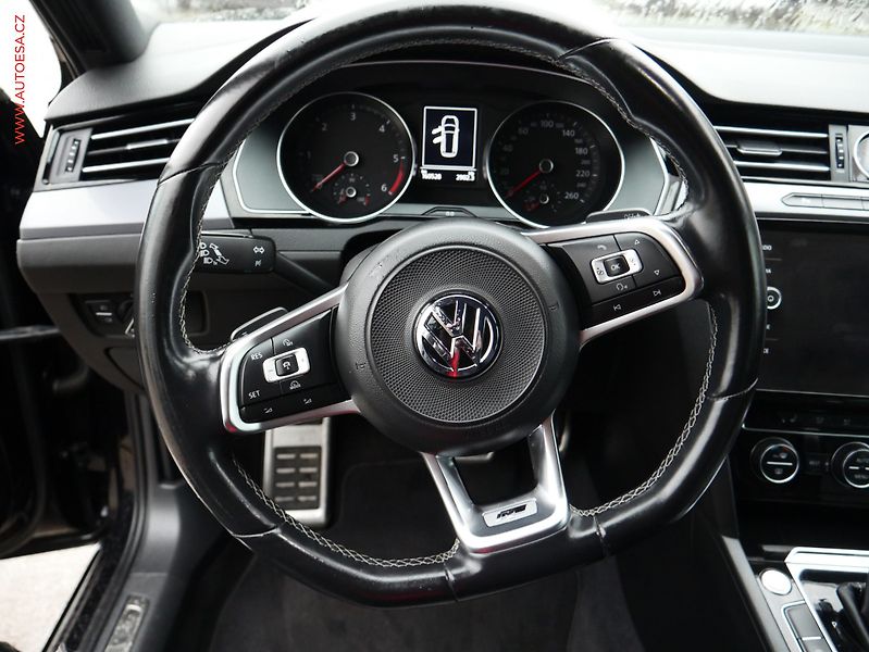 Volkswagen Passat (2018) 2.0TDi R-Line, 2.maj - fotka 16 z 20