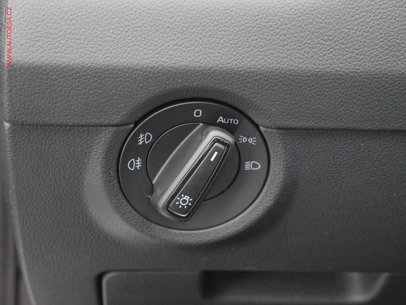 Škoda Octavia (2018) 1.6 TDi, ČR, Style, LED, navi - fotka 22 z 23