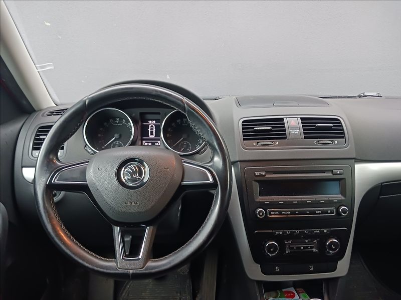 Škoda Yeti 2,0 TDI 1.majitel - fotka 14 z 16