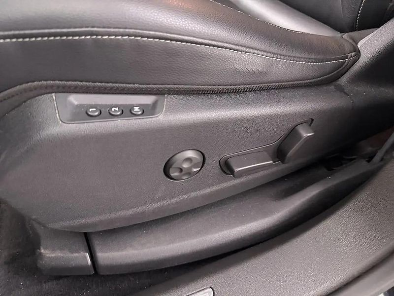 Opel Grandland X 1.5CDTi 96kW Ultimate LED 1Maj - fotka 5 z 14
