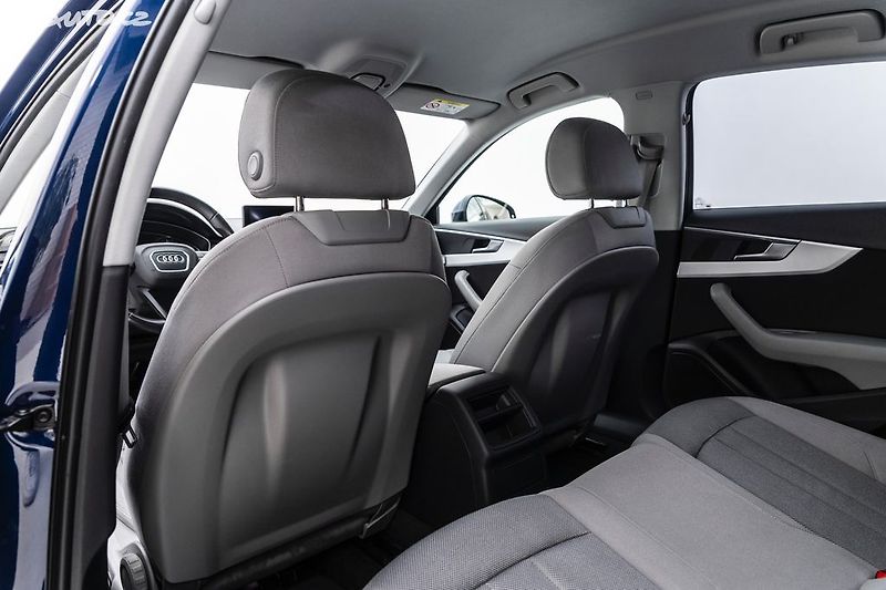 Audi A4 2.0 TDI quattro*Servis - fotka 27 z 43