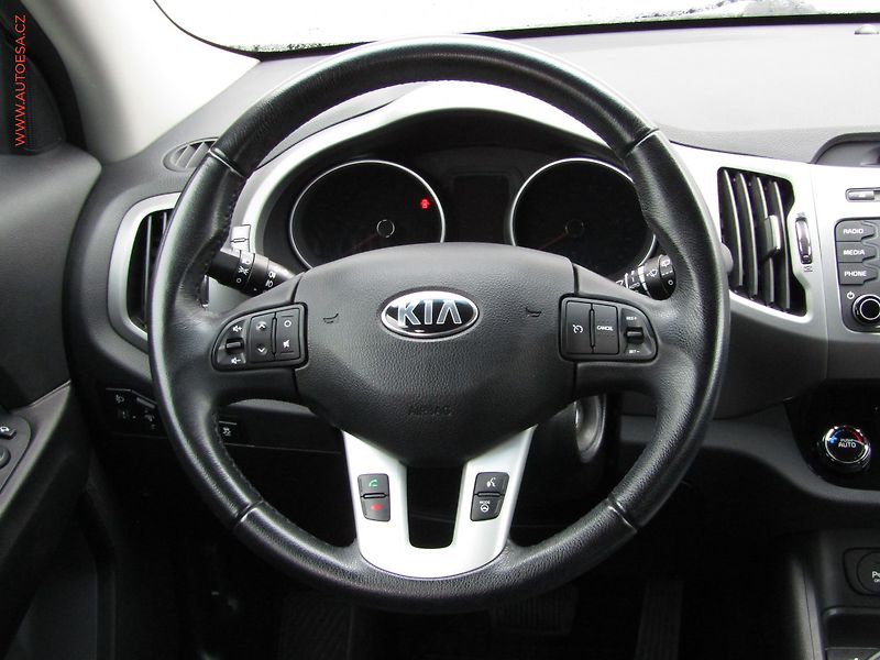 Kia Sportage (2016) 2.0 CRDi 4x4, ČR, TOP, AT - fotka 13 z 18