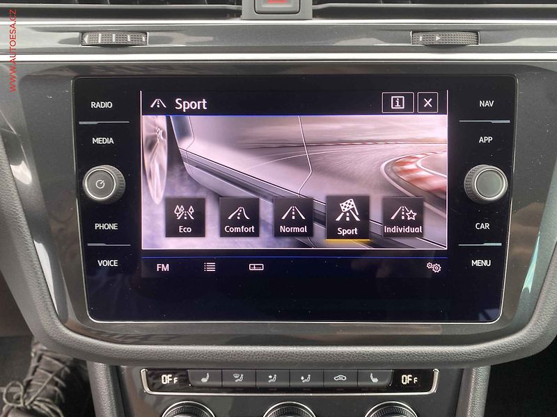Volkswagen Tiguan (2020) 2.0 TDi 4X4, R-Line, DSG - fotka 18 z 22