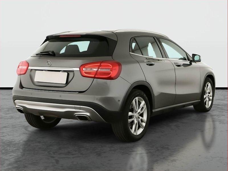 Mercedes-Benz GLA (2014) 220 CDI 4MATIC, 4X4 - fotka 5 z 17