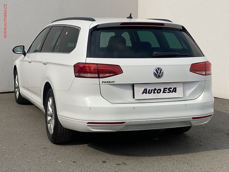 Volkswagen Passat (2017) 2.0 TDi, Comfortline - fotka 6 z 17
