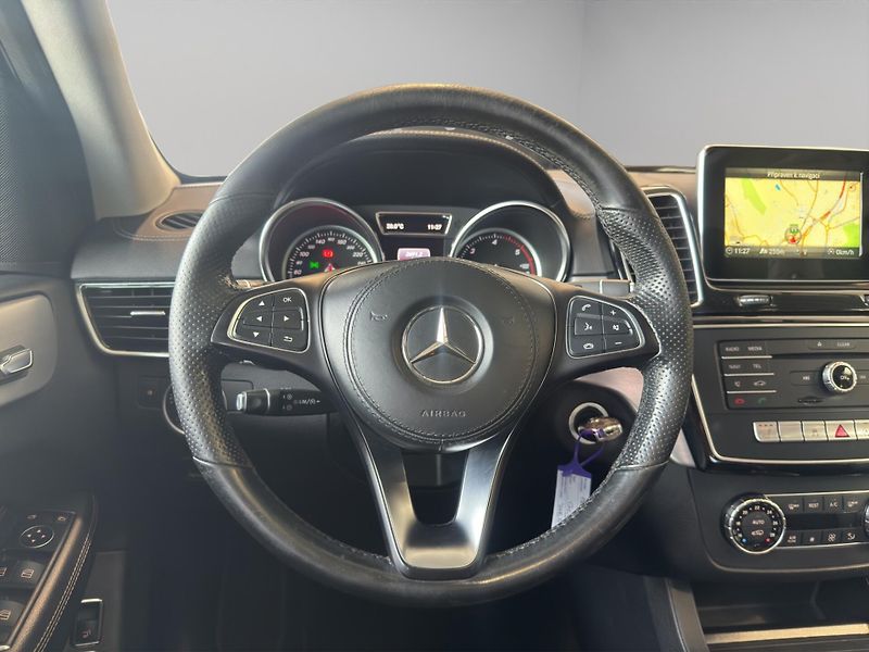 Mercedes-Benz GLS (2018) 350 4MATIC - fotka 11 z 29