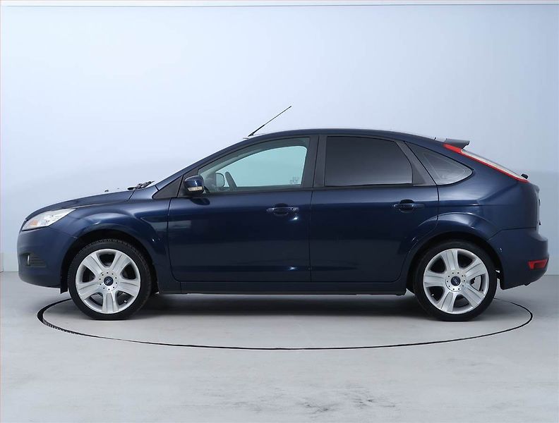 Ford Focus (2010) 1.6 16V, Serv.kniha, po STK - fotka 3 z 15